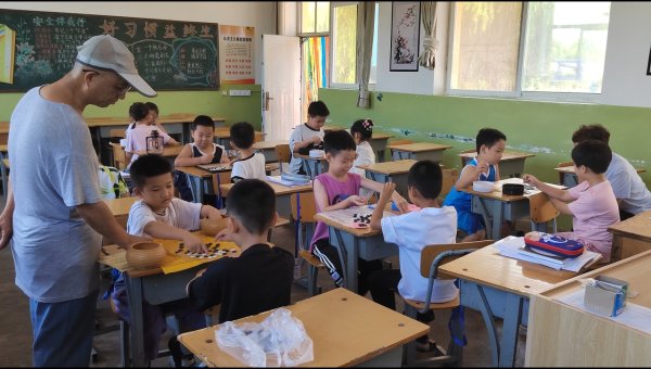 通配资 河北省卢龙县总工会组织190余名职工子女乐享“多彩暑假”