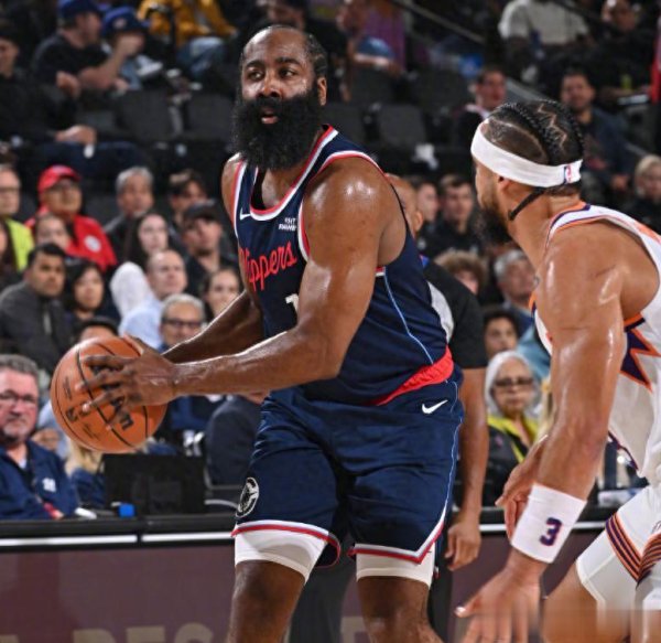 博星优配 快船27分大胜! 哈登30+7首发最高, 小卡27+5保罗0分8助, 比尔6+2